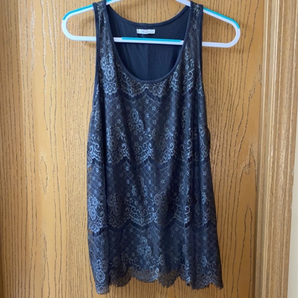 Maurice size 1 lace over material tank